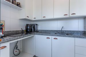 Image 9 - 924399