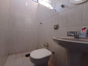 Image 19 - 924400