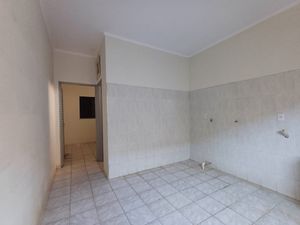 Image 18 - 924400