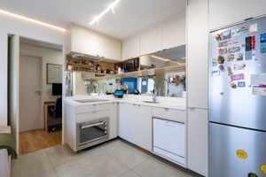 Image 9 - 924401