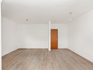 Image 35 - 924407