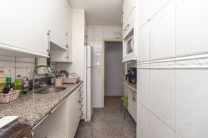 Image 9 - 924409