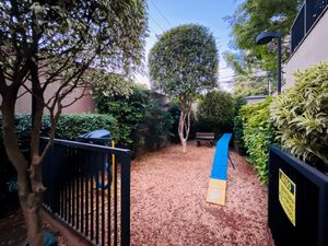 Image 41 - 924411