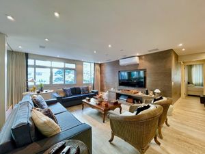 Image 4 - 924412