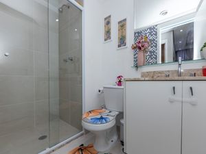 Image 19 - 924415