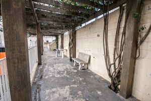 Image 7 - 924418
