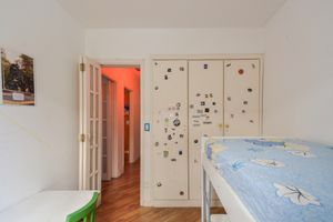 Image 17 - 924421