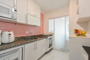 Image 11 - 924421