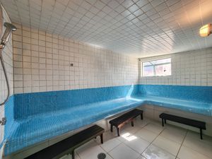 Image 20 - 924424