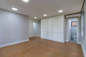 Image 23 - 924426