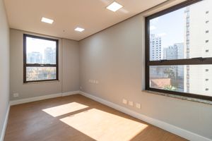 Image 15 - 924426