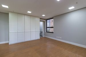Image 21 - 924426