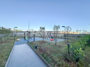 Image 26 - 924428