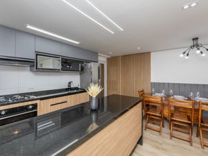 Image 17 - 924428