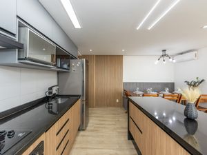 Image 4 - 924428