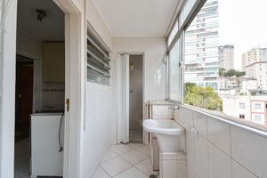 Image 22 - 924430