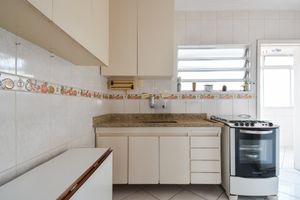 Image 17 - 924430
