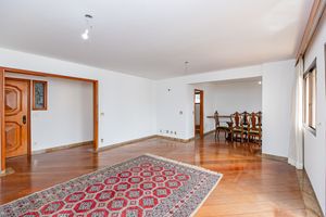Image 5 - 924431