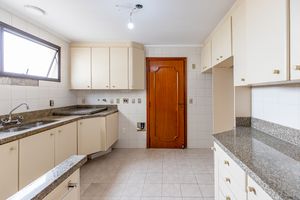 Image 18 - 924431