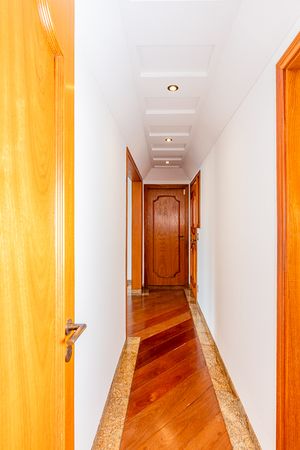 Image 17 - 924431