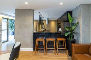 Image 6 - 924437