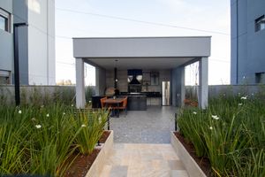 Image 21 - 924437