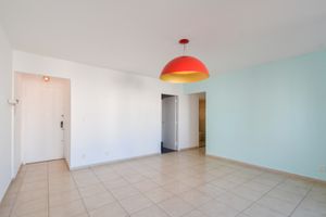 Image 22 - 924443