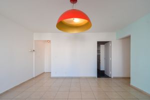 Image 21 - 924443