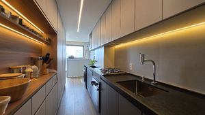 Image 6 - 924446