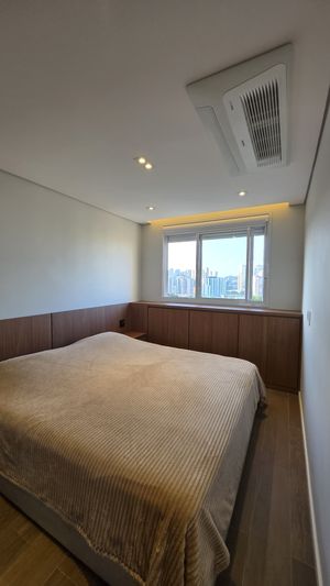 Image 9 - 924446