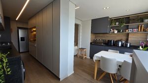 Image 2 - 924446