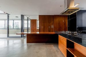Image 6 - 924448