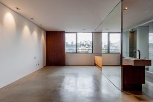 Image 32 - 924448
