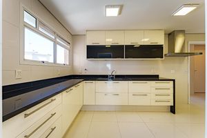 Image 15 - 924451