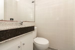Image 9 - 924455