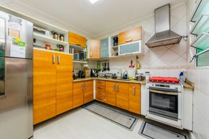 Image 10 - 924456