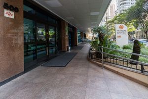 Image 21 - 924457