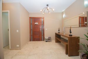Image 3 - 924460