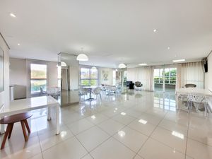 Image 35 - 924463