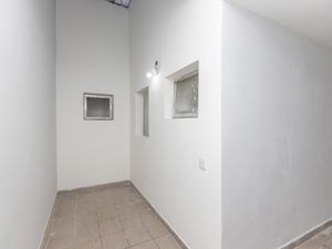 Image 17 - 924467