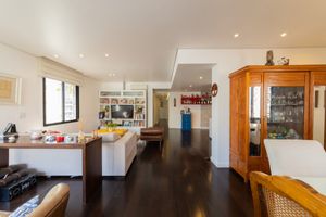Image 8 - 924468