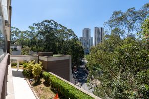Image 7 - 924475