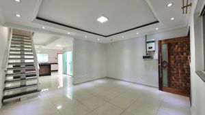 Image 44 - 924477