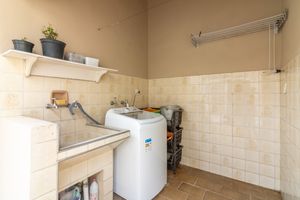 Image 17 - 924482