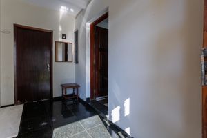 Image 4 - 924494