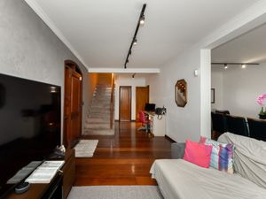 Image 4 - 924508