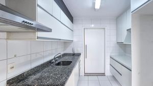 Image 4 - 924511