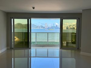 Image 1 - 924512
