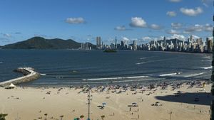 Image 8 - 924512