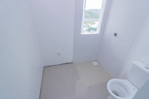 Image 1 - 924515